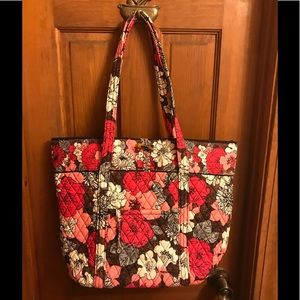 Vera Bradley medium tote. Used once. Like new